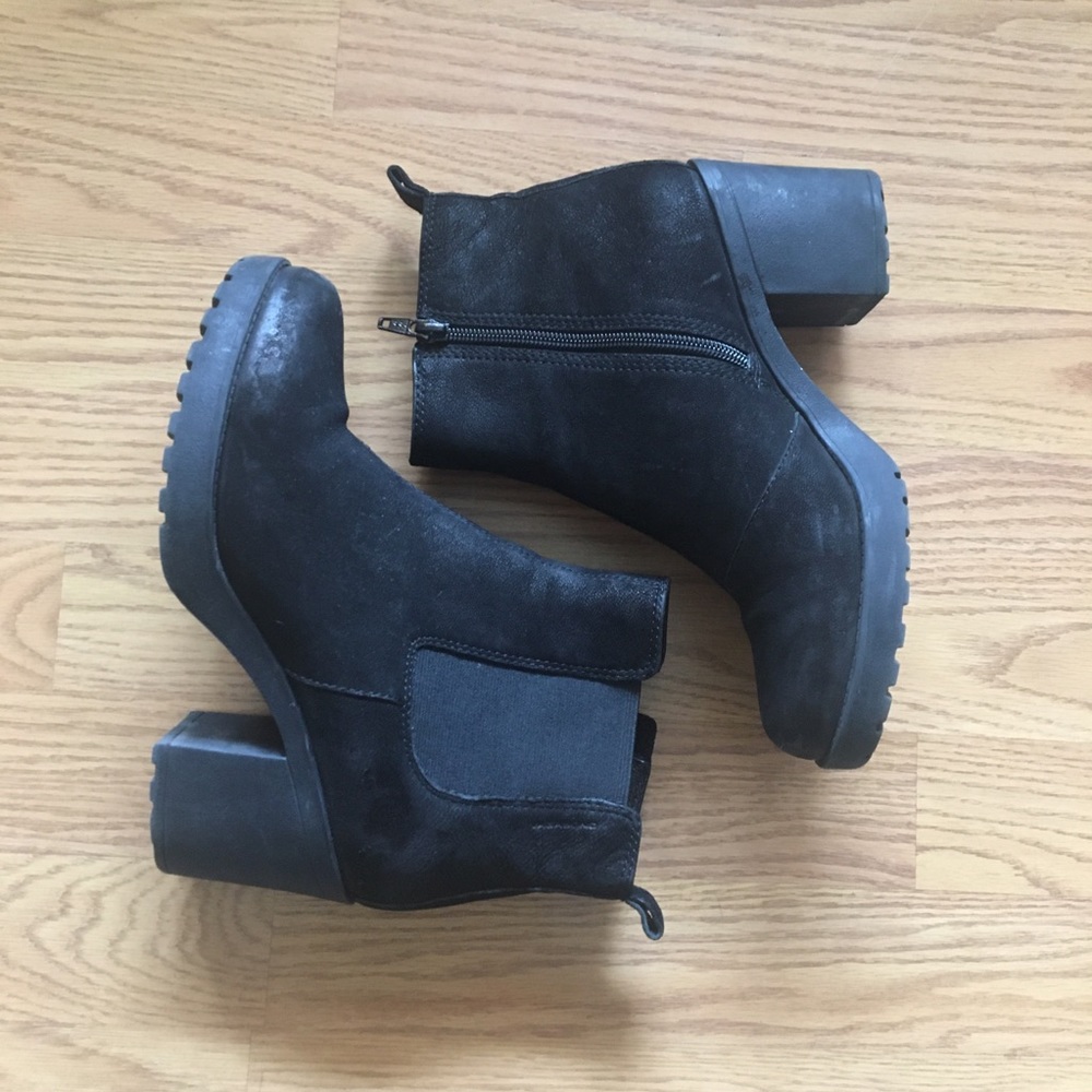 Vagabond Heeled Chelsea Boot